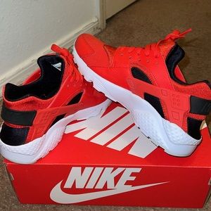 Nike huarache run (grade school) 7y